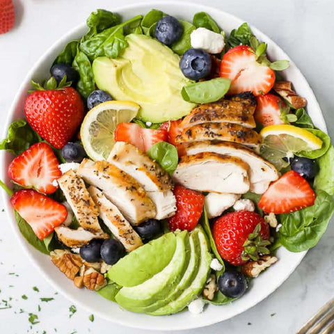 Avocado Strawberry Spinach Salad with Grilled Chicken